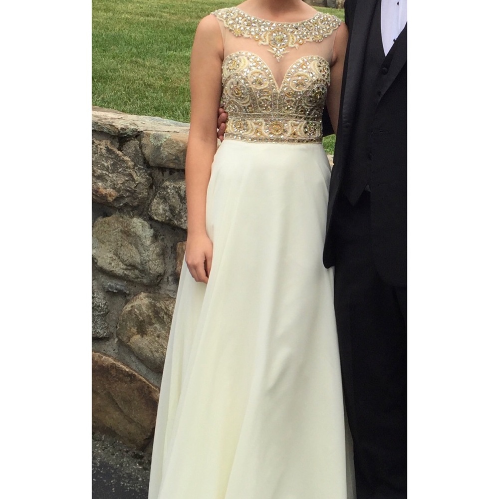Tony Bowls Cream Prom Dress